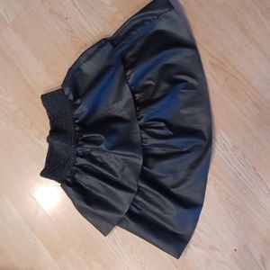 NWT Hidden Brand Faux Black Leather Ruffle Skirt L